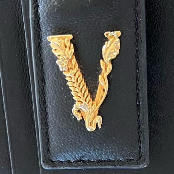 Versace Virtus Quilted Compact Wallet – Black & Yellow Floral w/ Gold Hardware - Picture 15 of 15